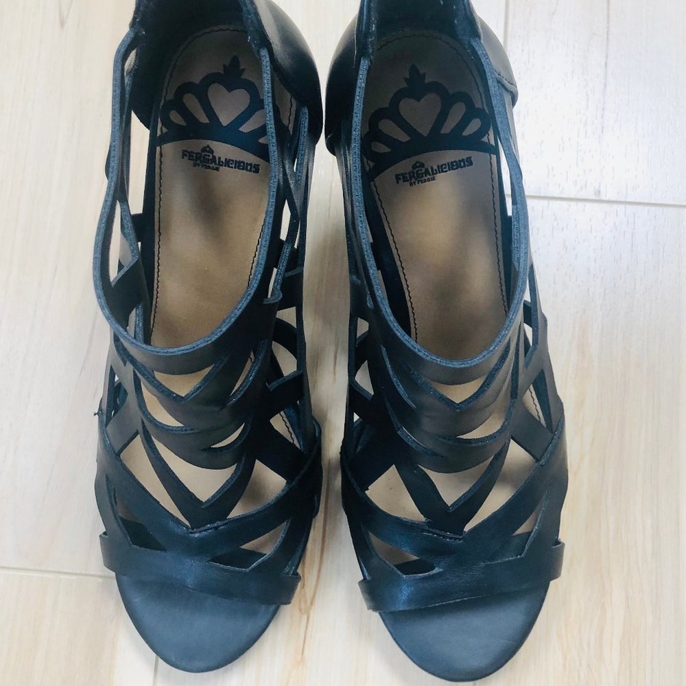 Pretty Sandals - Picture 10 of 11